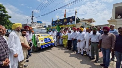 MLA Kulwant Singh dispatches relief materials for Pathankot flood victims MLA Kulwant Singh dispatches relief materials for Pathankot flood victims