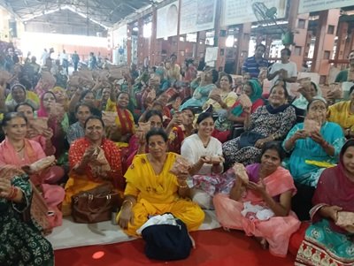 Gau Grass Seva Samiti and Gau Hospital Phase 1 Mohali distributed cow dung lamps after the Ekadashi Kirtan