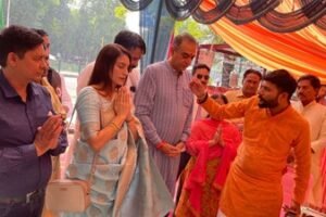 On the occasion of Vishwakarma Jayanti a special worship ceremony was organized today at Sector-40 Chowk by the Mazdoor Committee